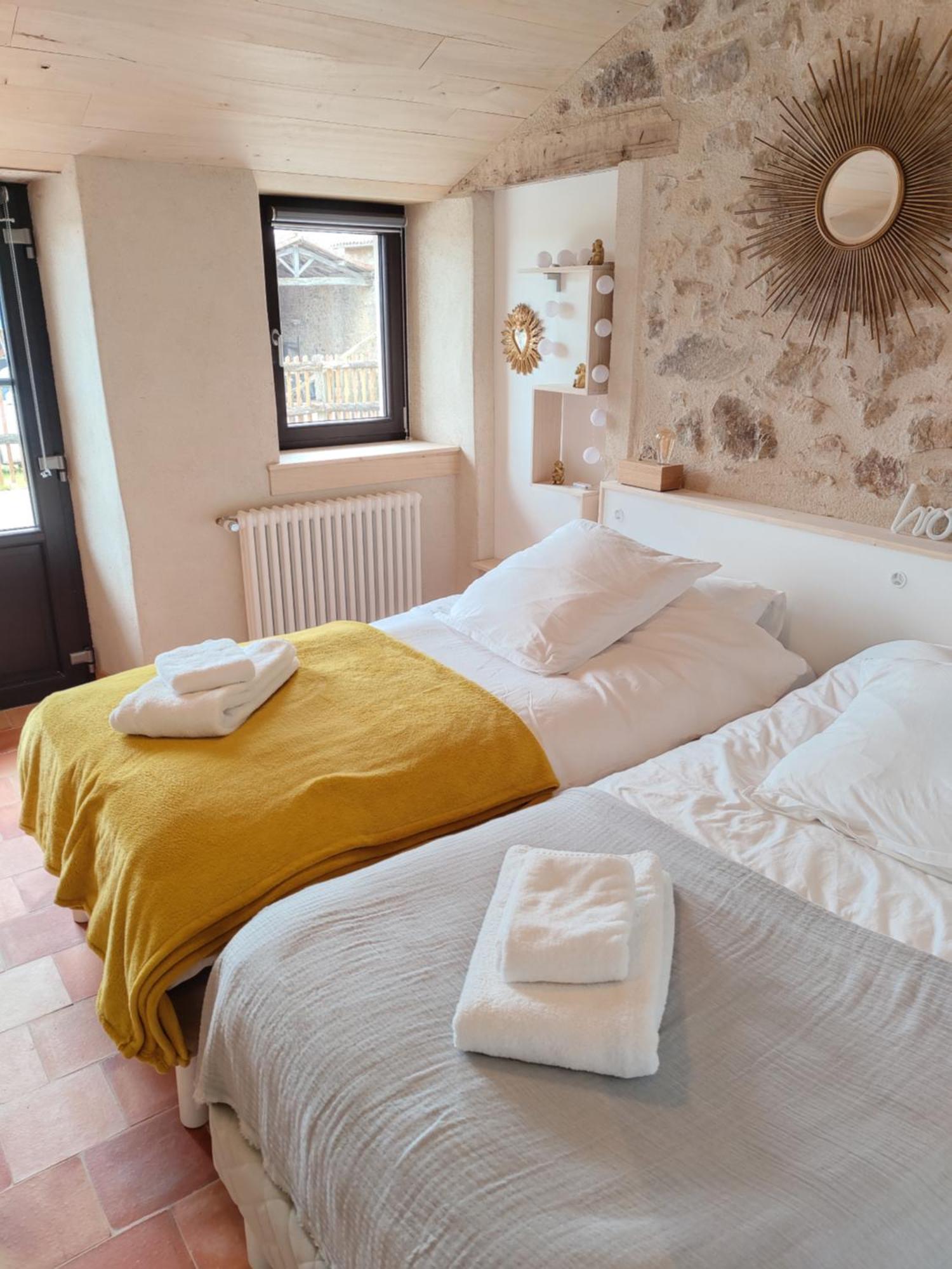 Le Moulin Du Fresne, Chambres D'Hotes Gourgé Extérieur photo